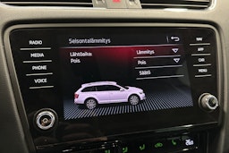 sininen Skoda Octavia 2020 kuva 29.