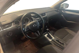 valkoinen Skoda Octavia 2020 kuva 3.