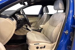 sininen Skoda Octavia 2020 kuva 10.