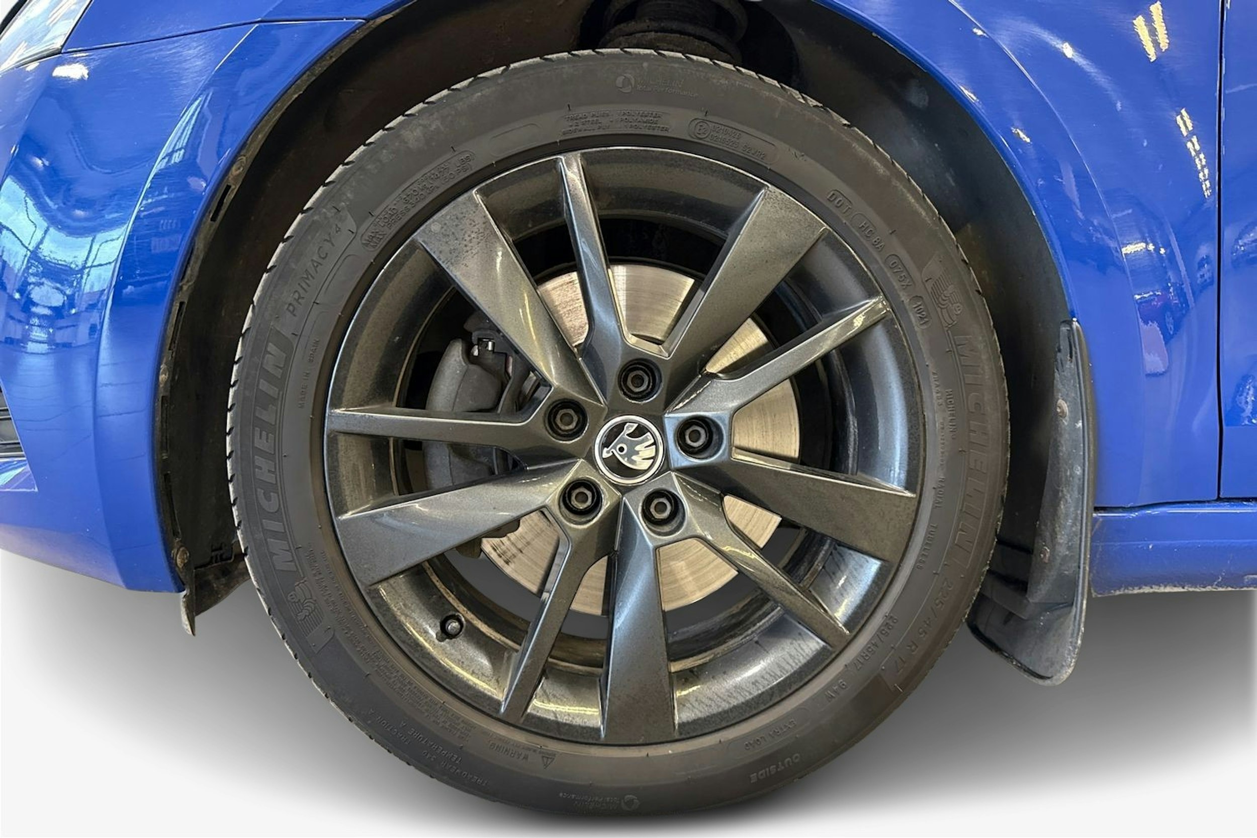 sininen Skoda Octavia 2020 kuva 11.