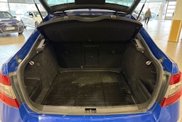 sininen Skoda Octavia 2020 kuva 14.