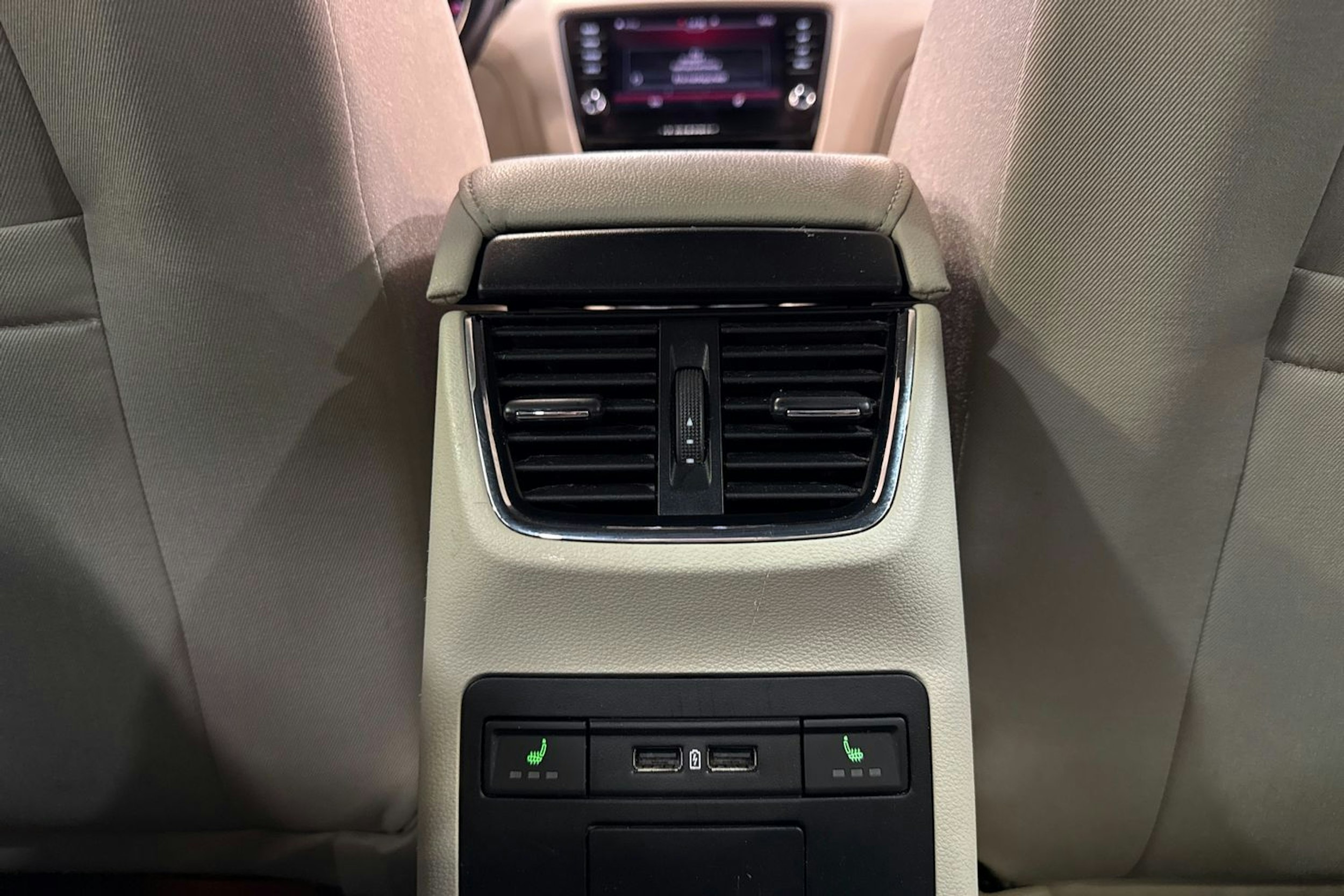 sininen Skoda Octavia 2020 kuva 16.
