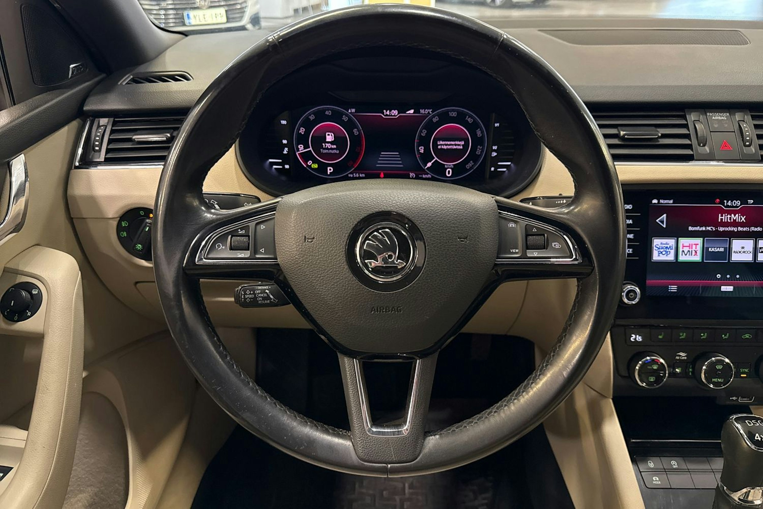 sininen Skoda Octavia 2020 kuva 19.
