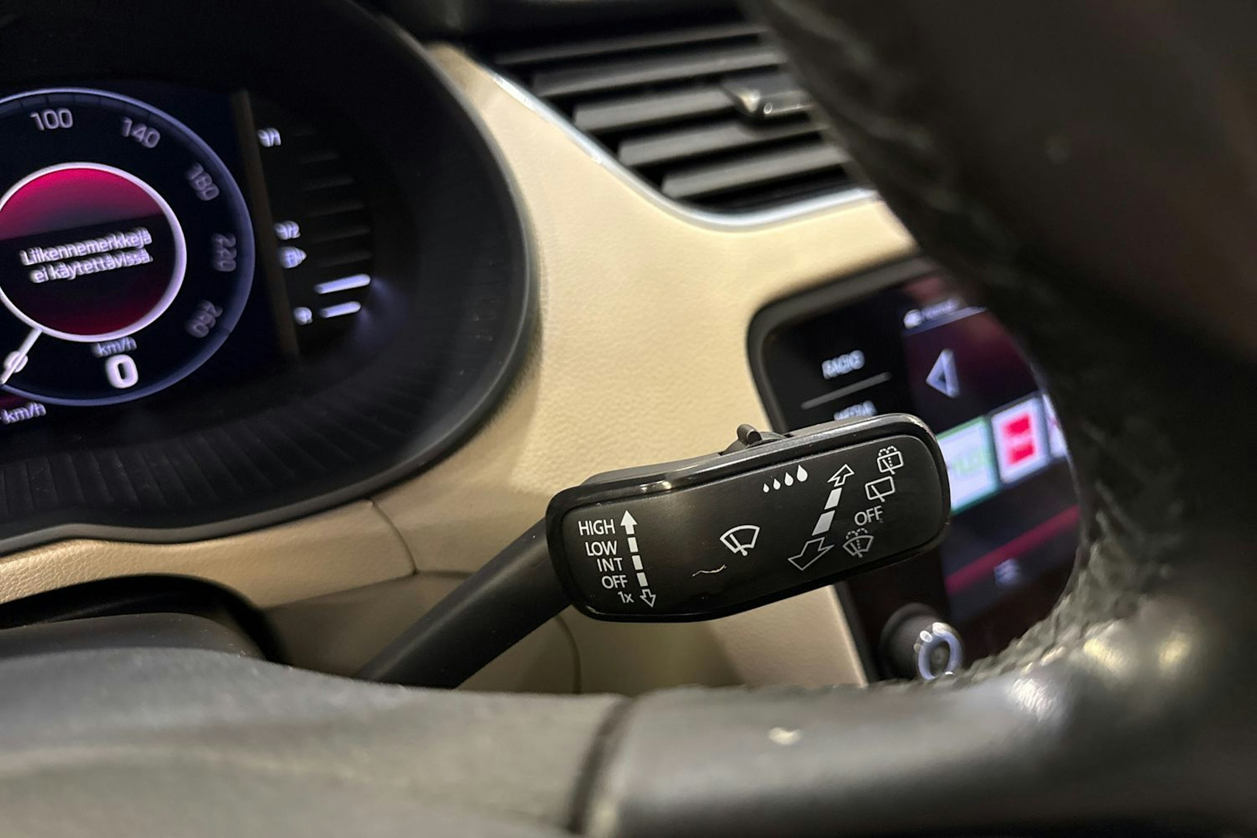 sininen Skoda Octavia 2020 kuva 22.