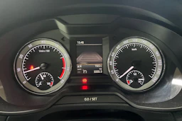 Harmaa Skoda OCTAVIA 2020 kuva 4.