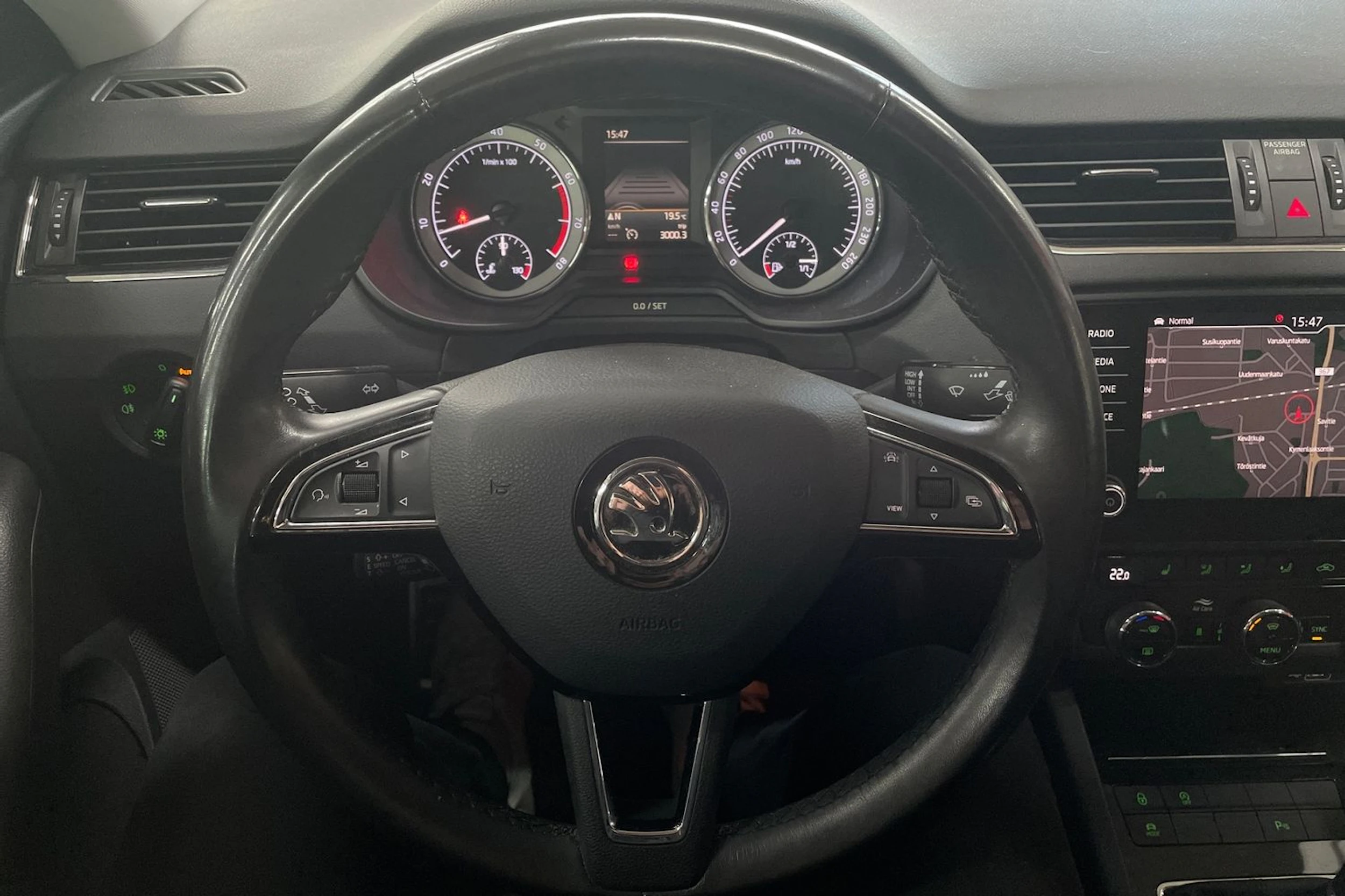 Harmaa Skoda OCTAVIA 2020 kuva 5.