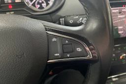 Harmaa Skoda OCTAVIA 2020 kuva 6.