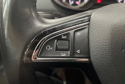 Harmaa Skoda OCTAVIA 2020 kuva 7.