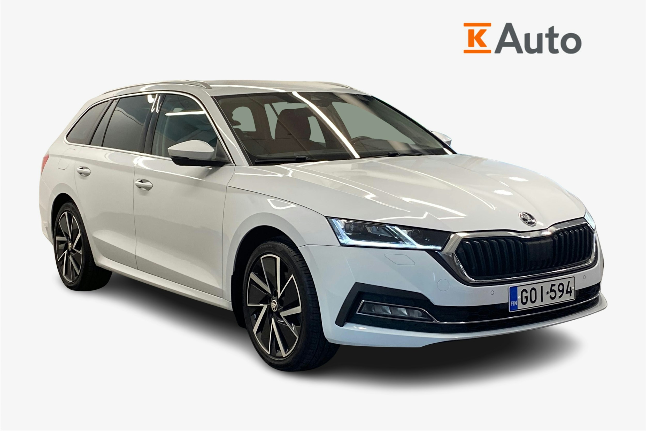 Valkoinen Skoda OCTAVIA 2020 kuva 1.