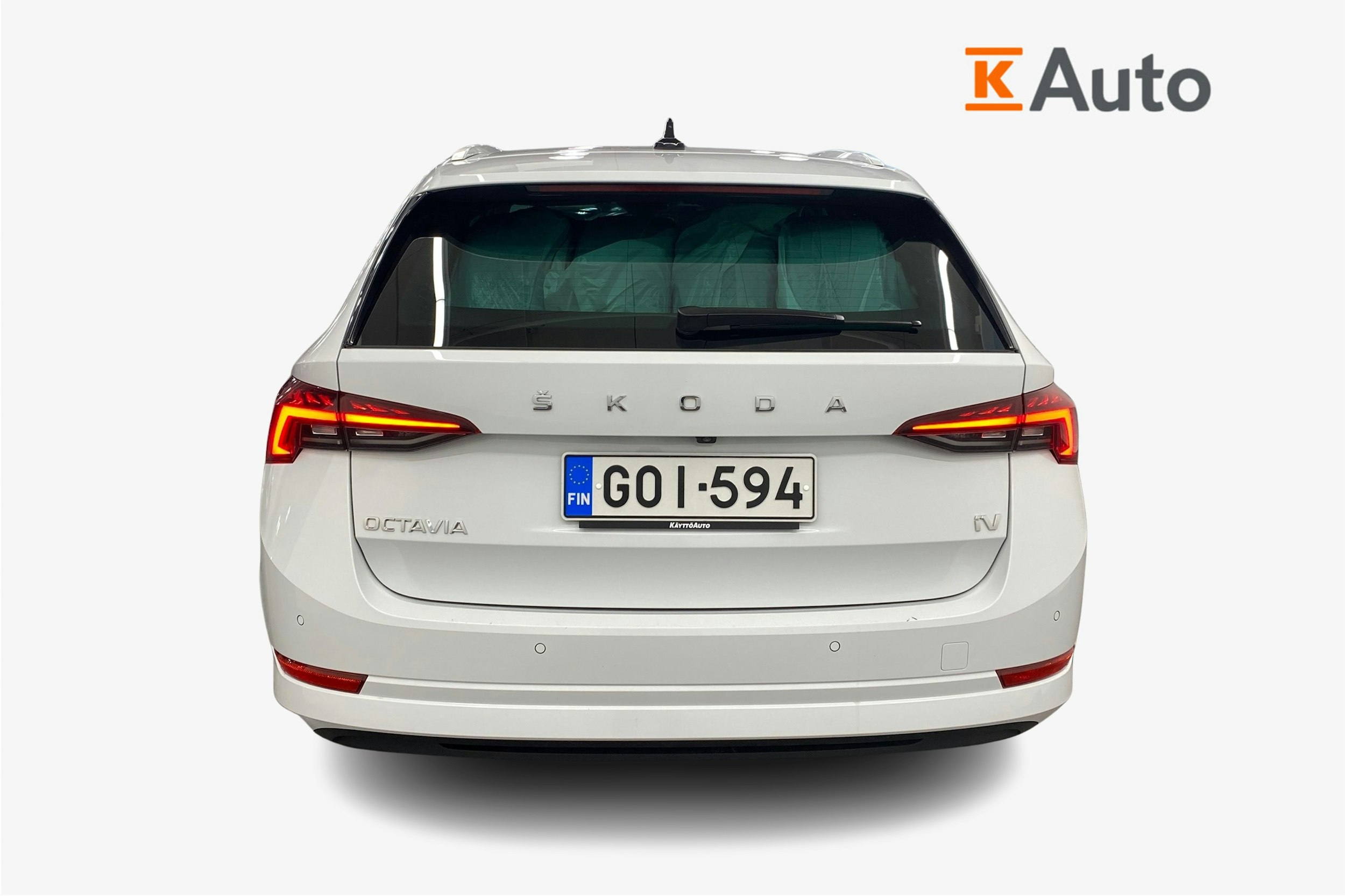 Valkoinen Skoda OCTAVIA 2020 kuva 3.