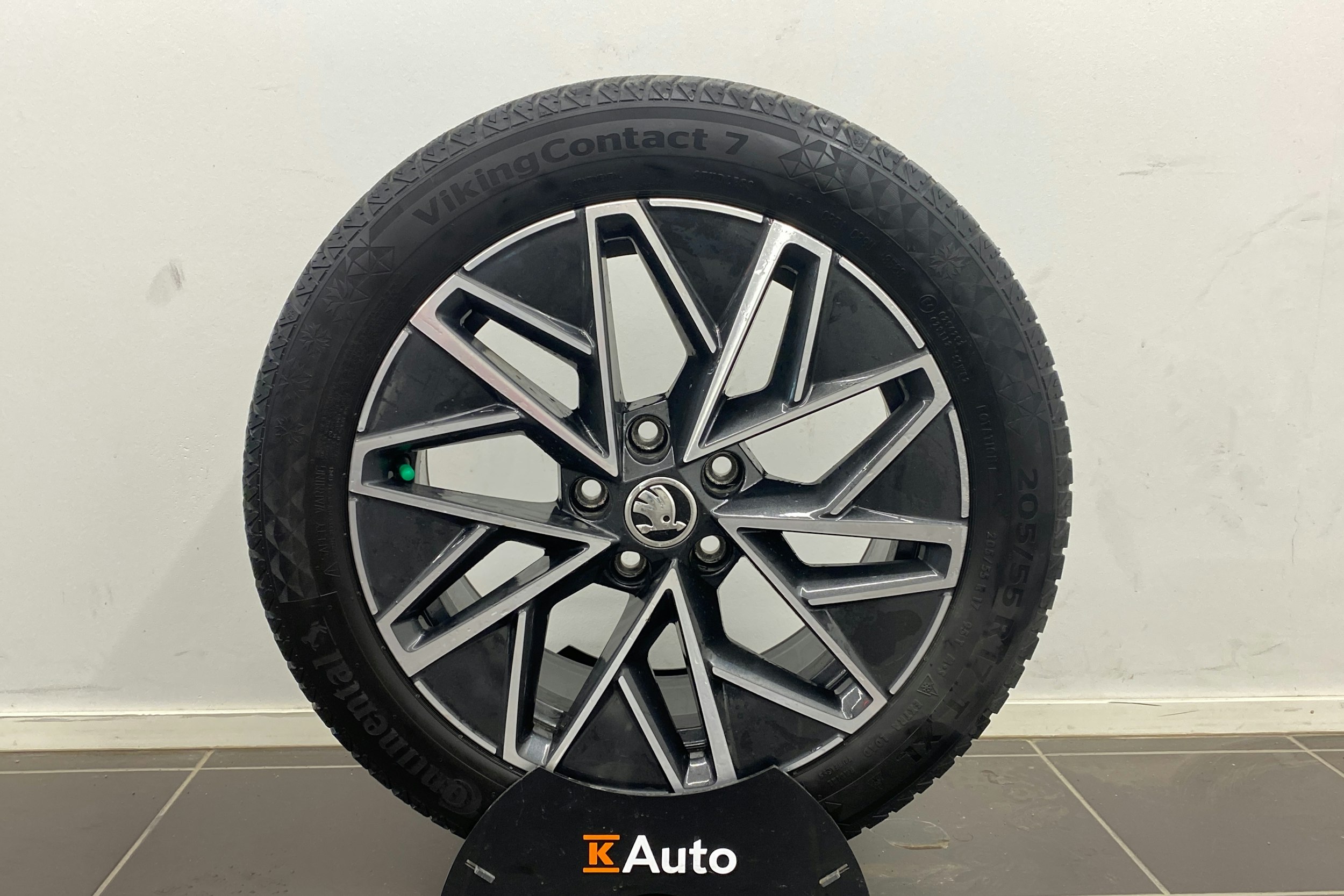 Valkoinen Skoda OCTAVIA 2020 kuva 13.