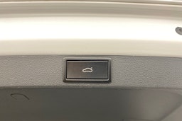 Valkoinen Skoda OCTAVIA 2020 kuva 16.