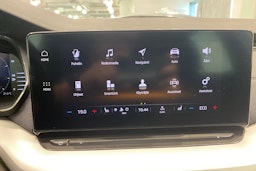 Valkoinen Skoda OCTAVIA 2020 kuva 20.