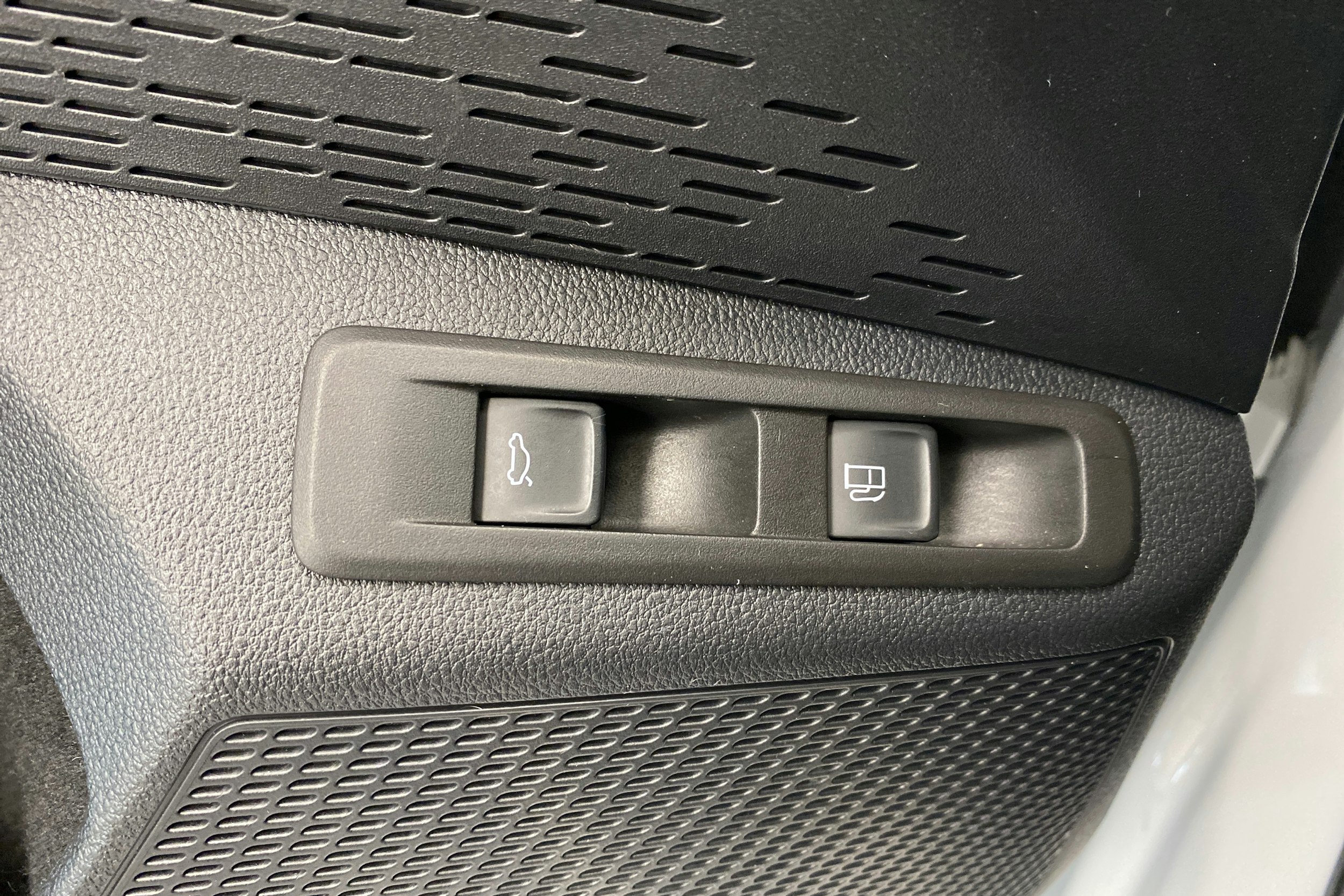Valkoinen Skoda OCTAVIA 2020 kuva 23.
