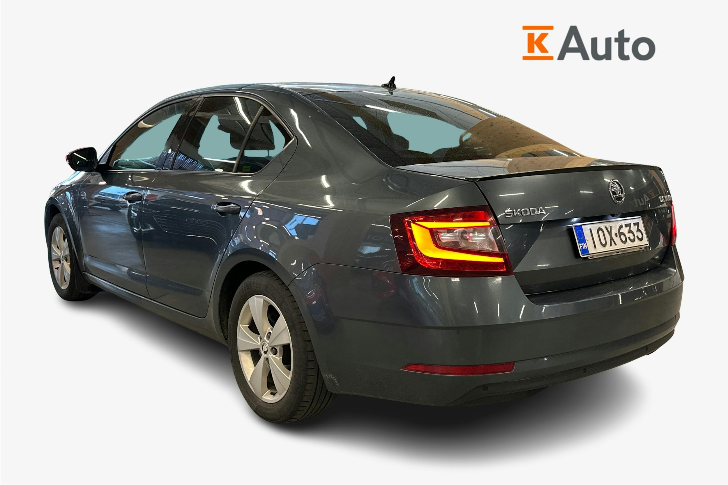 harmaa Skoda Octavia 2020 kuva 2.
