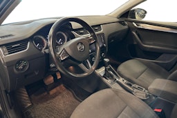 harmaa Skoda Octavia 2020 kuva 3.