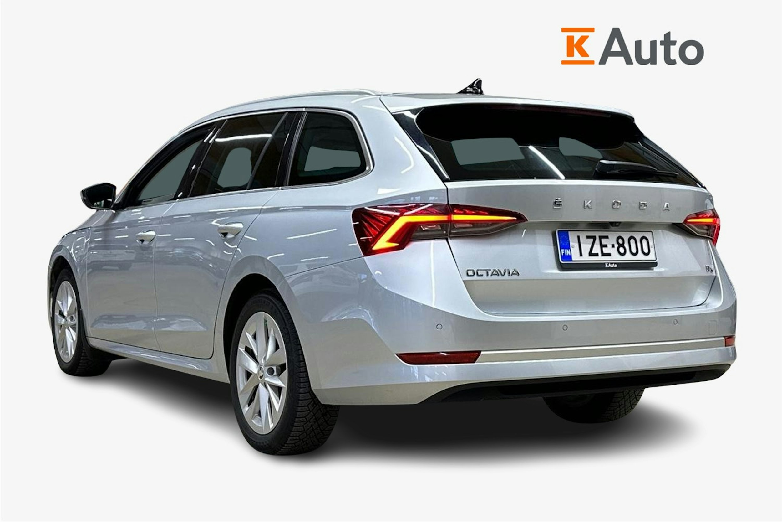 harmaa Skoda Octavia 2020 kuva 2.