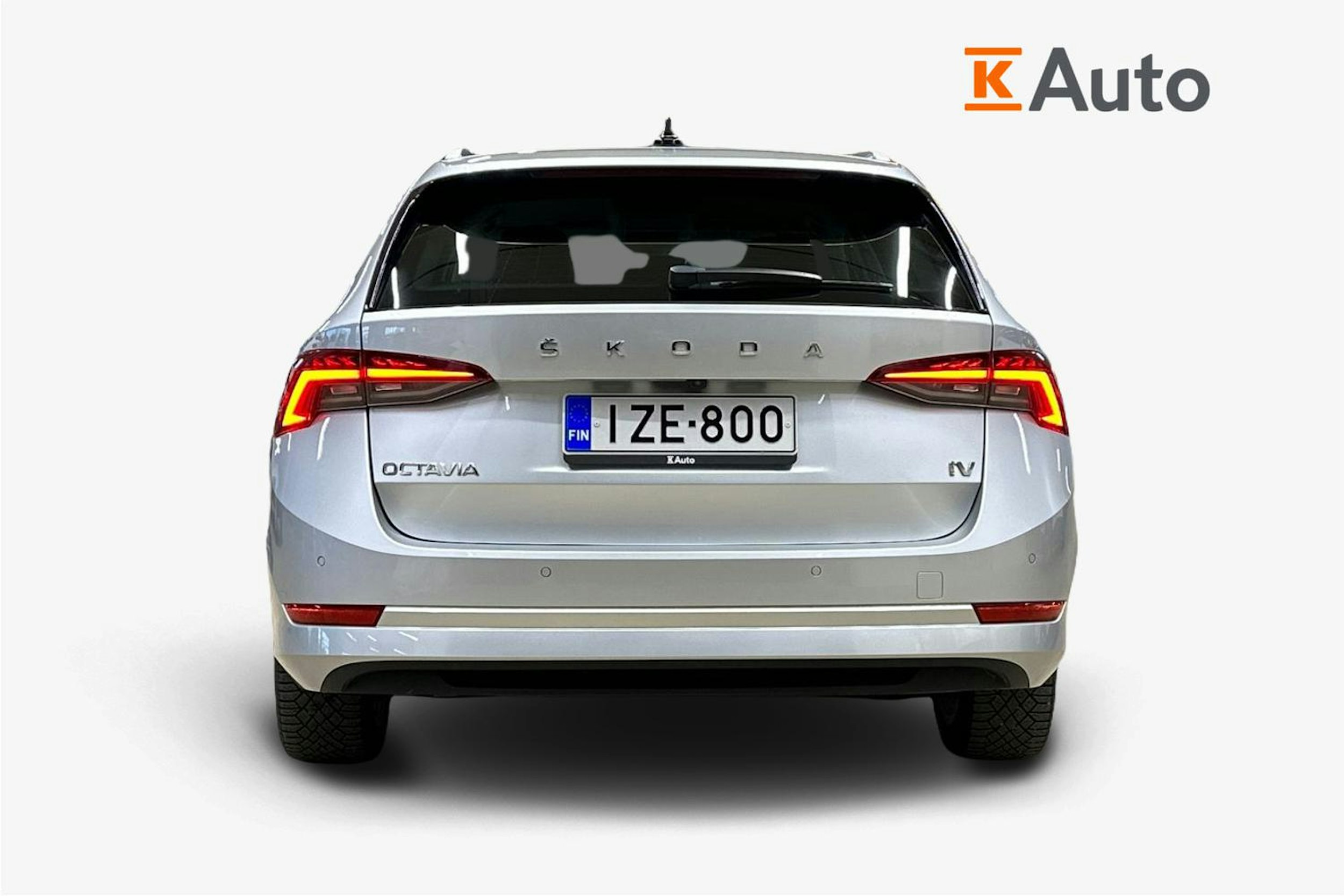 harmaa Skoda Octavia 2020 kuva 3.