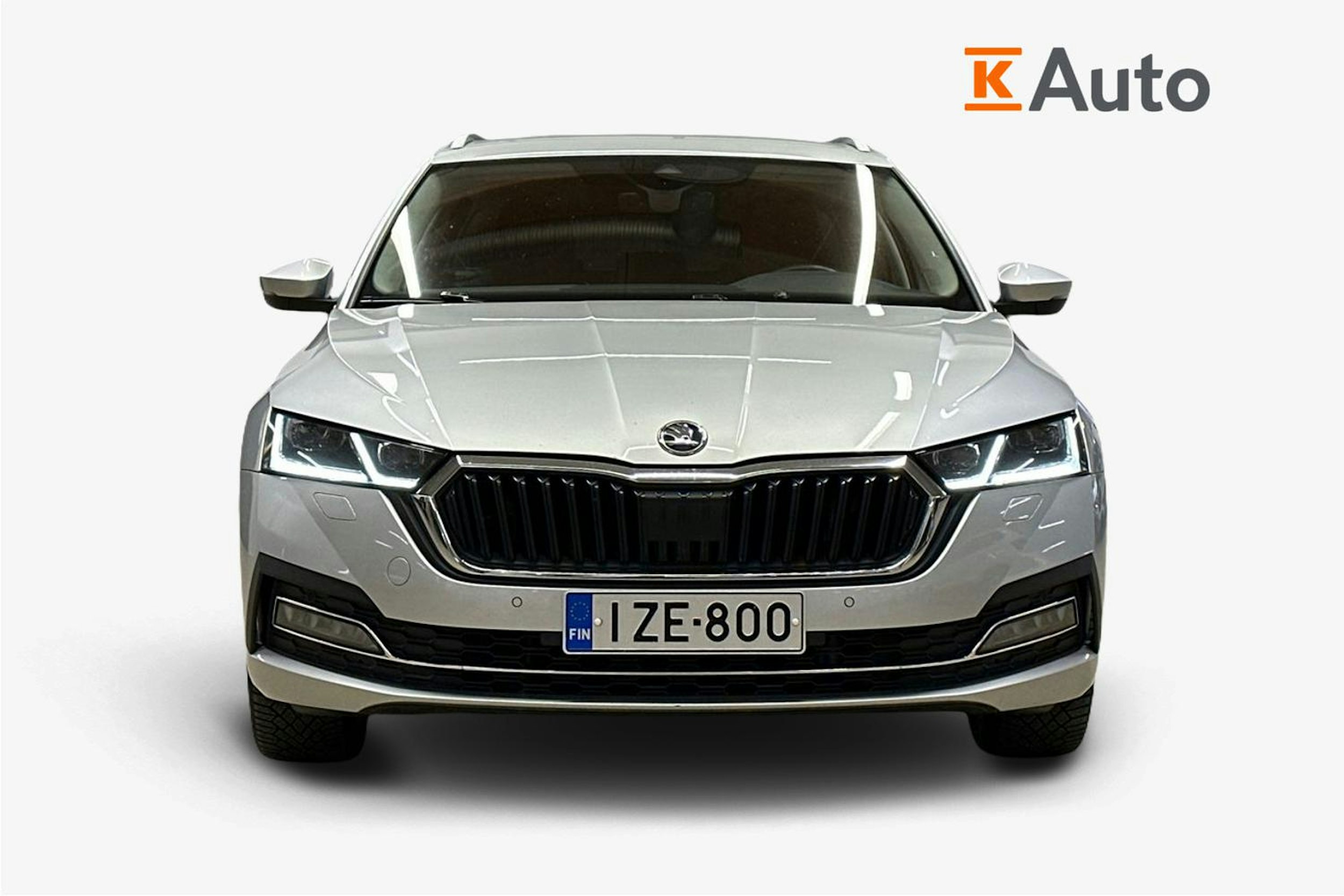 harmaa Skoda Octavia 2020 kuva 5.
