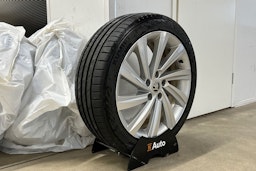 harmaa Skoda Octavia 2020 kuva 13.