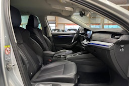 harmaa Skoda Octavia 2020 kuva 14.