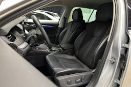 harmaa Skoda Octavia 2020 kuva 17.