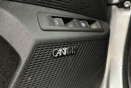 harmaa Skoda Octavia 2020 kuva 19.