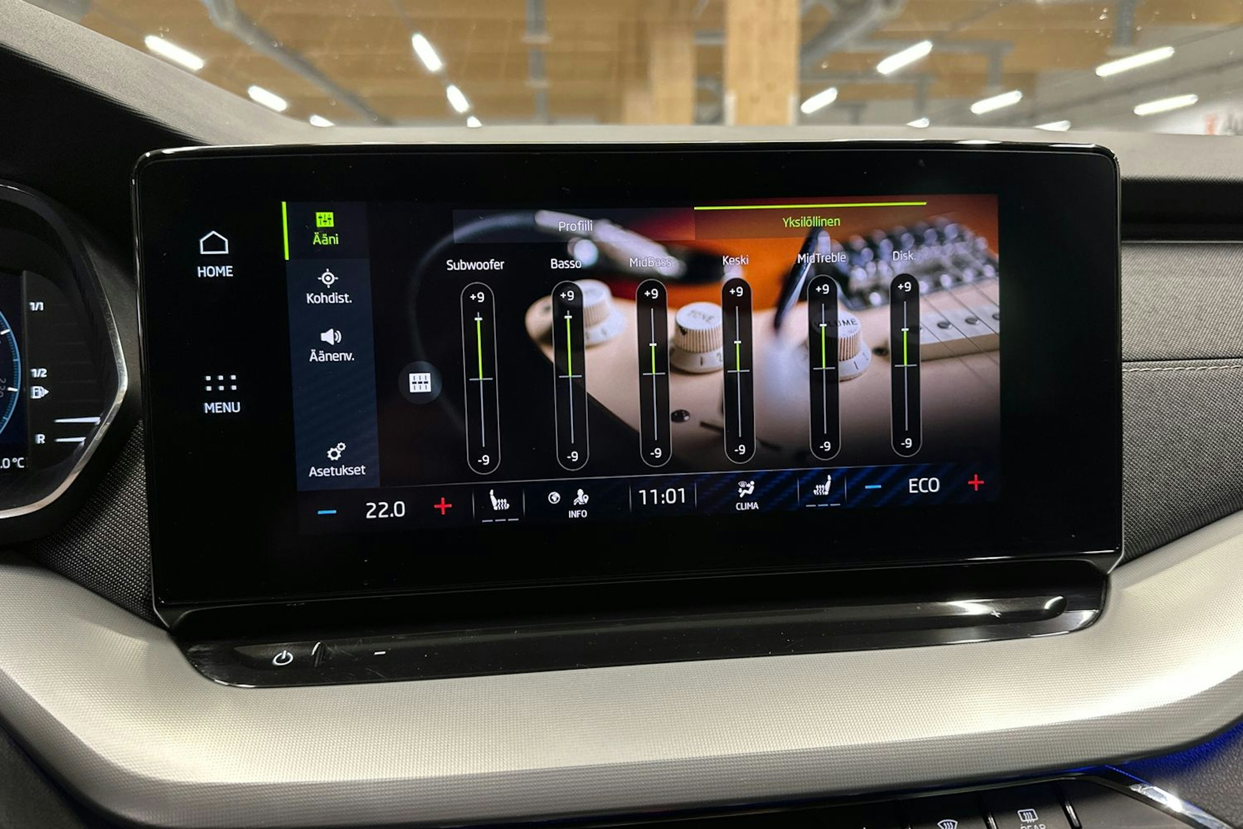 harmaa Skoda Octavia 2020 kuva 21.