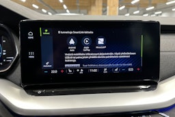 harmaa Skoda Octavia 2020 kuva 23.