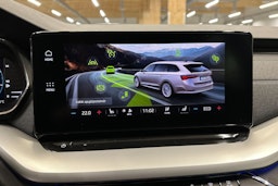 harmaa Skoda Octavia 2020 kuva 24.