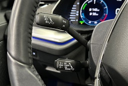 harmaa Skoda Octavia 2020 kuva 29.