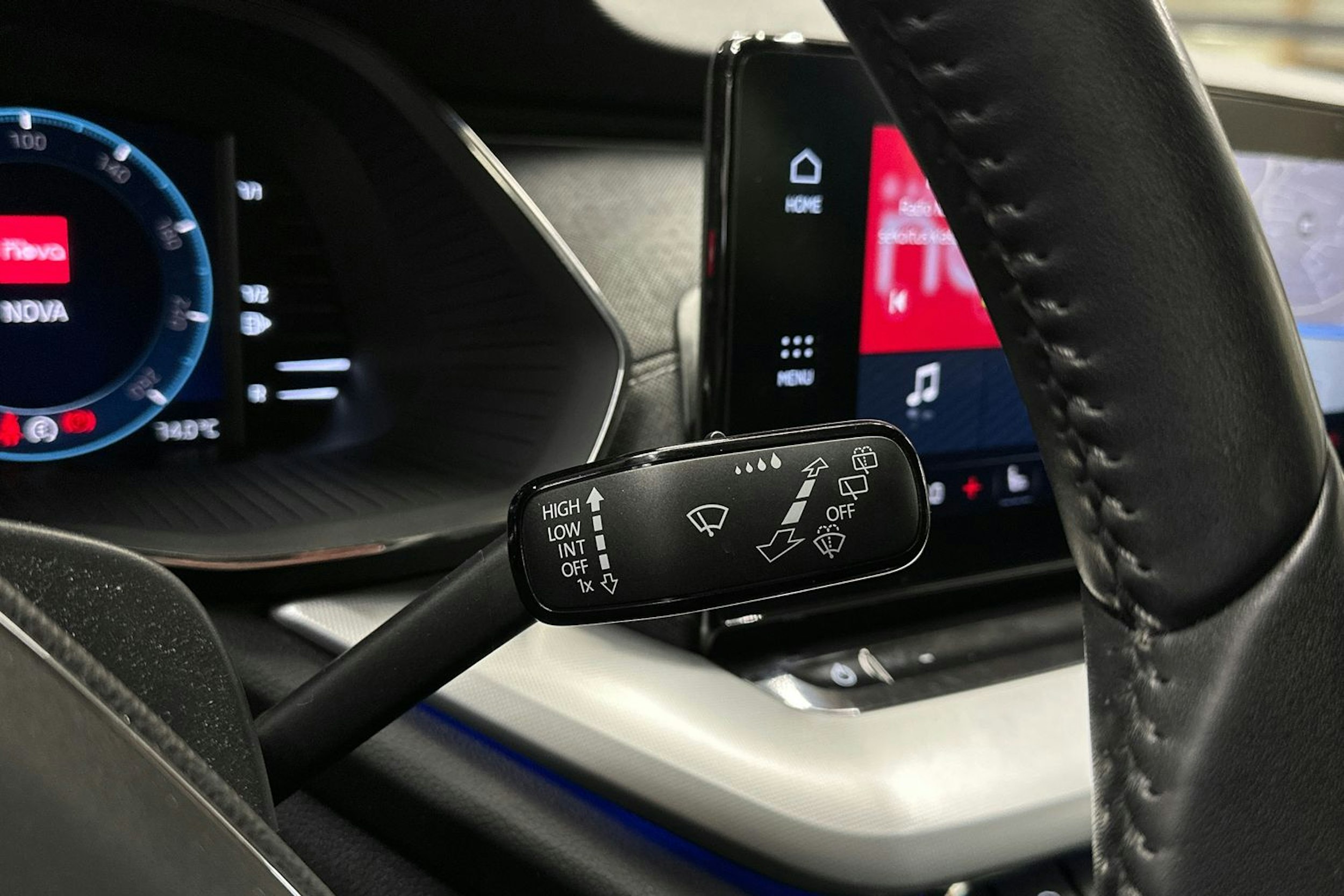 harmaa Skoda Octavia 2020 kuva 30.