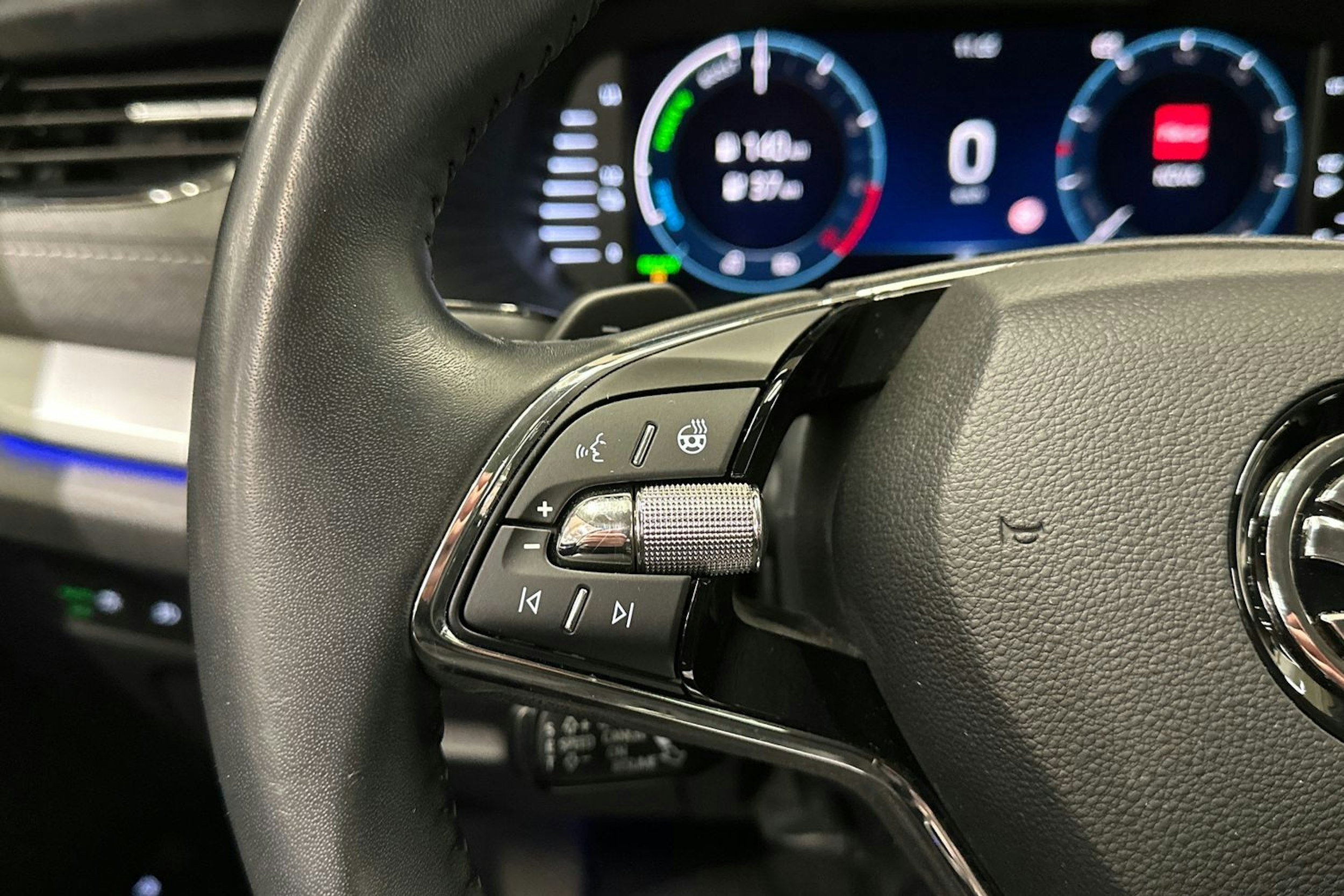 harmaa Skoda Octavia 2020 kuva 31.