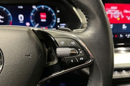 harmaa Skoda Octavia 2020 kuva 32.