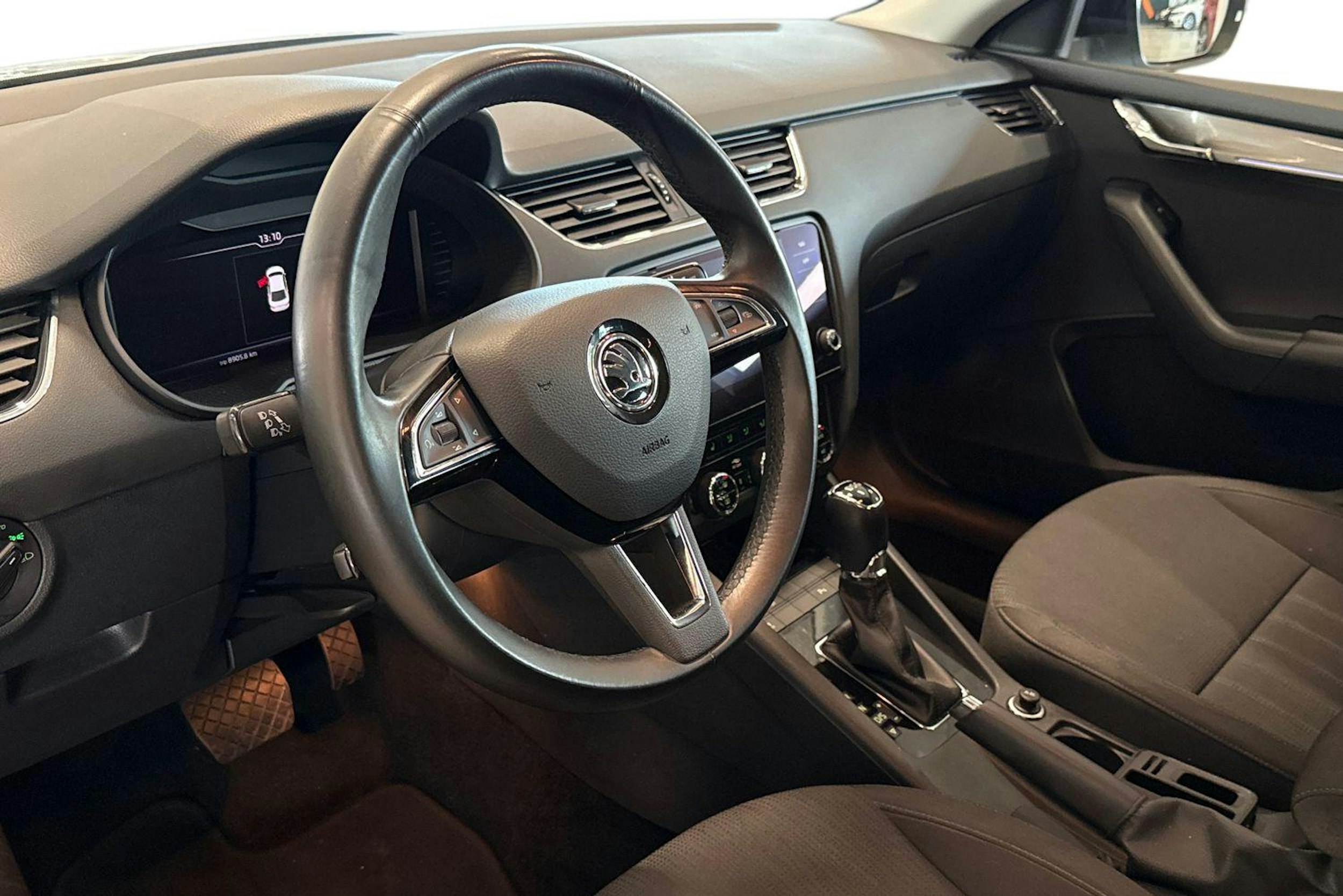 met. harmaa Skoda Octavia 2020 kuva 7.