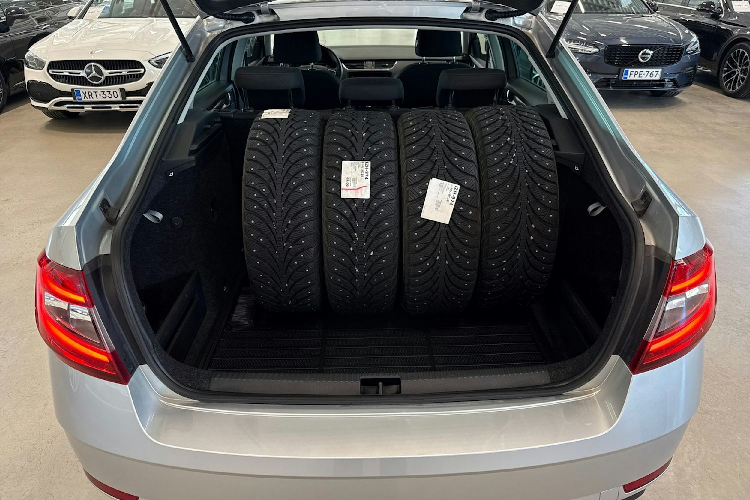 met. harmaa Skoda Octavia 2020 kuva 14.