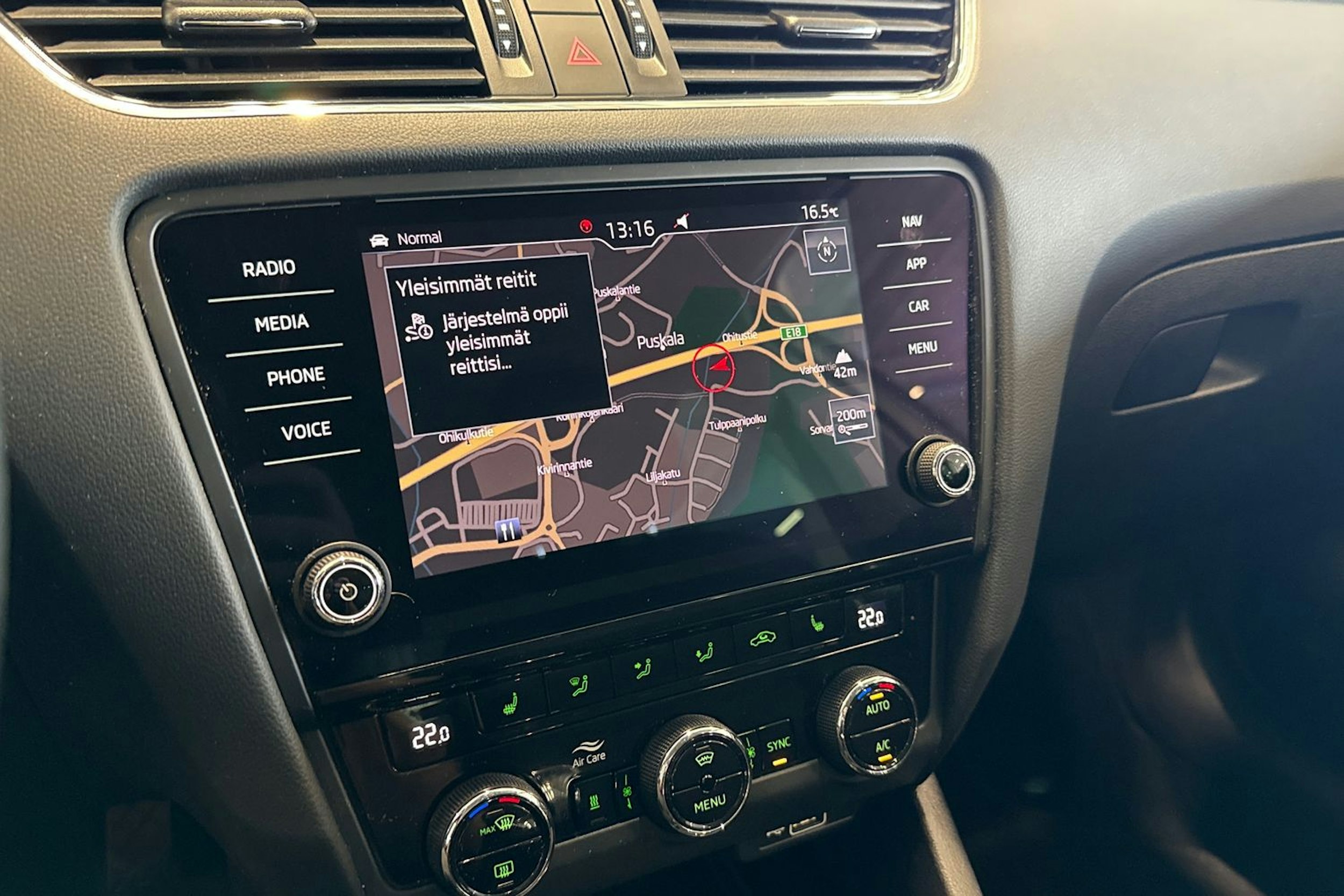 met. harmaa Skoda Octavia 2020 kuva 22.