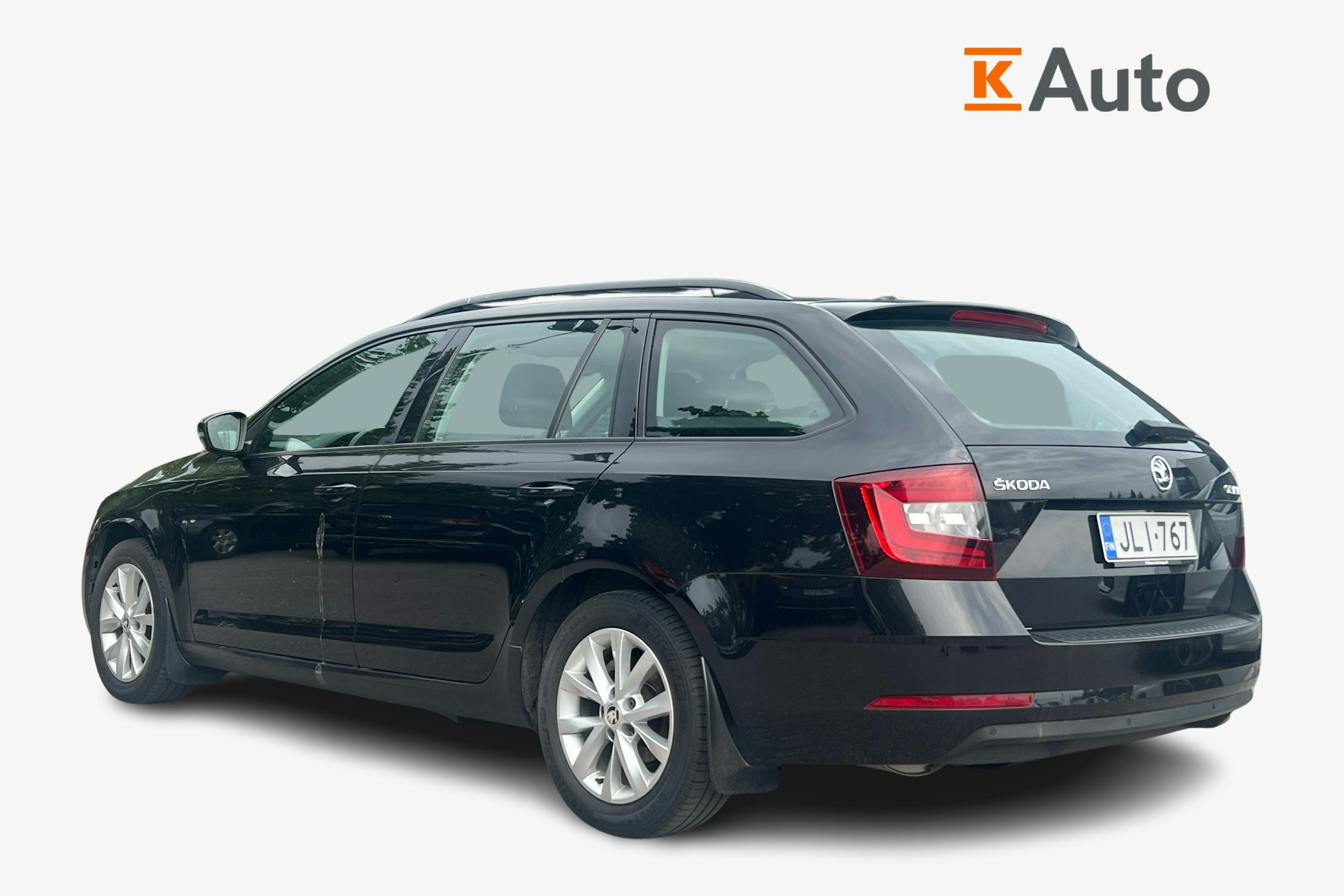 musta Skoda Octavia 2020 kuva 2.