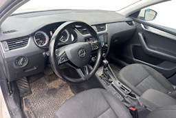 valkoinen Skoda Octavia 2020 kuva 3.
