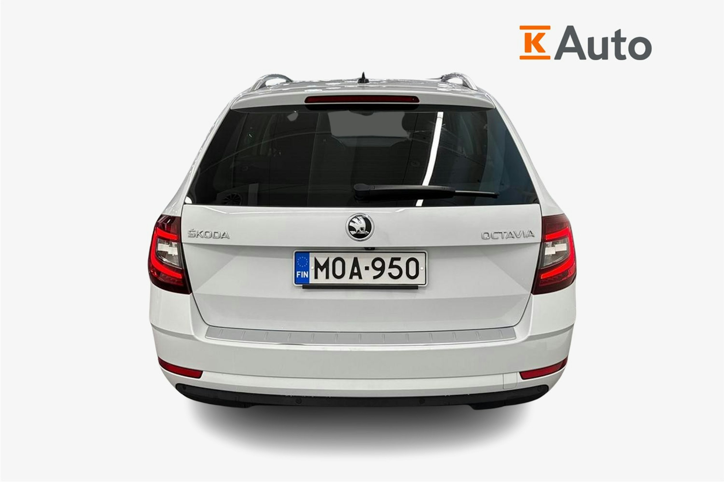 valkoinen Skoda Octavia 2020 kuva 3.