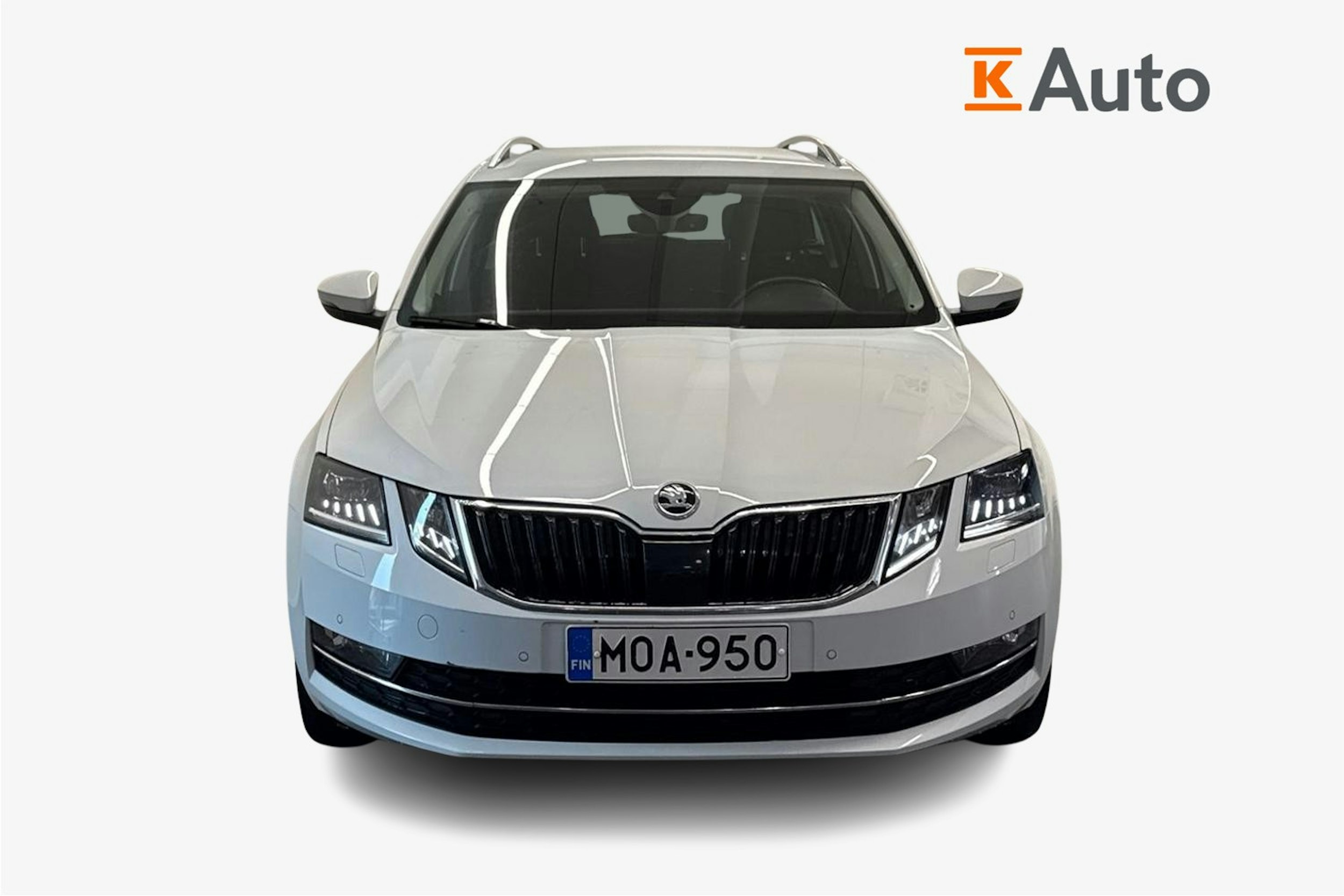 valkoinen Skoda Octavia 2020 kuva 4.