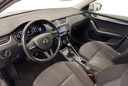 valkoinen Skoda Octavia 2020 kuva 6.