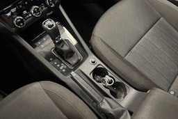 valkoinen Skoda Octavia 2020 kuva 20.