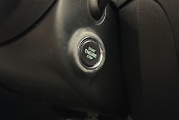 valkoinen Skoda Octavia 2020 kuva 26.