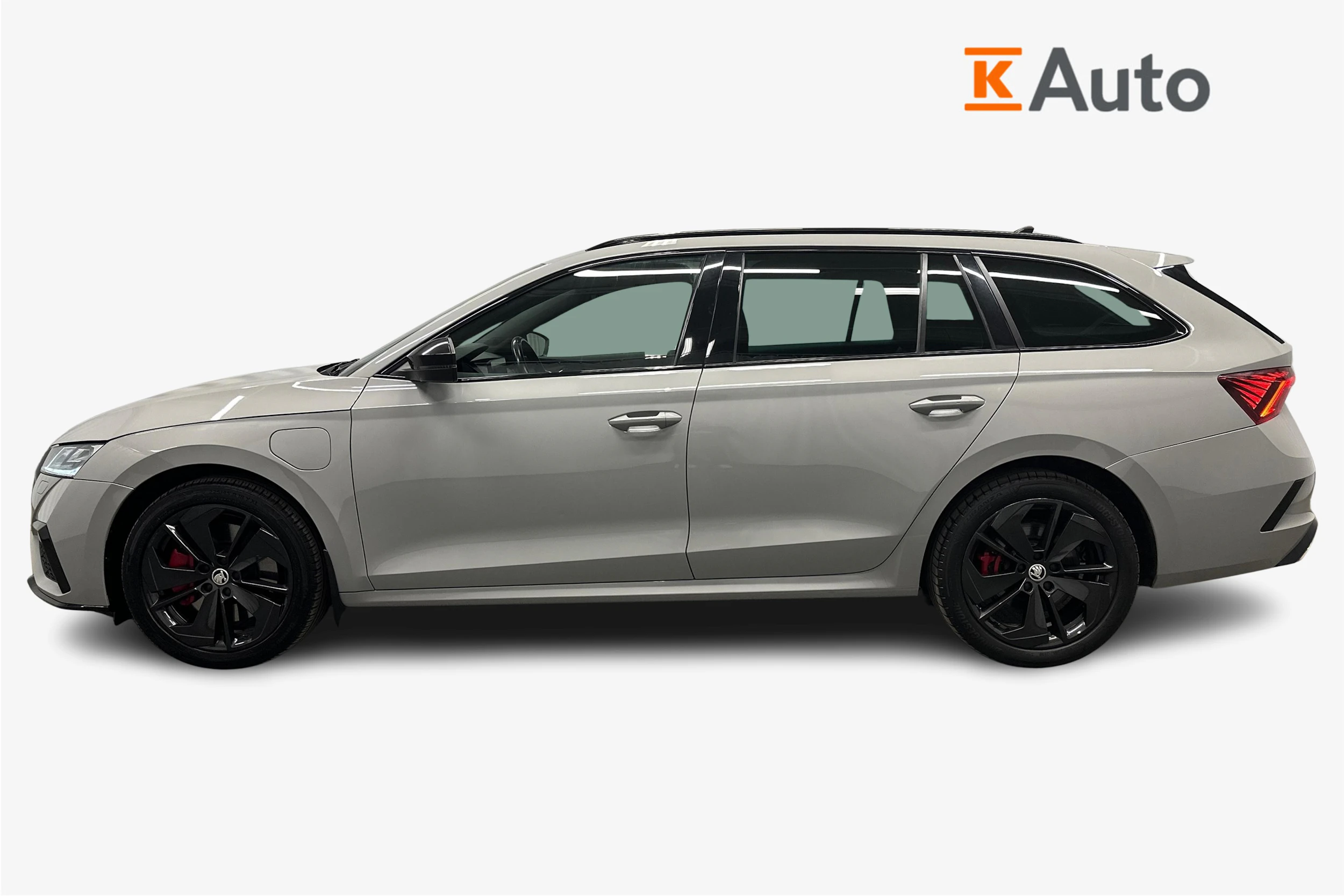 harmaa Skoda Octavia 2020 kuva 5.
