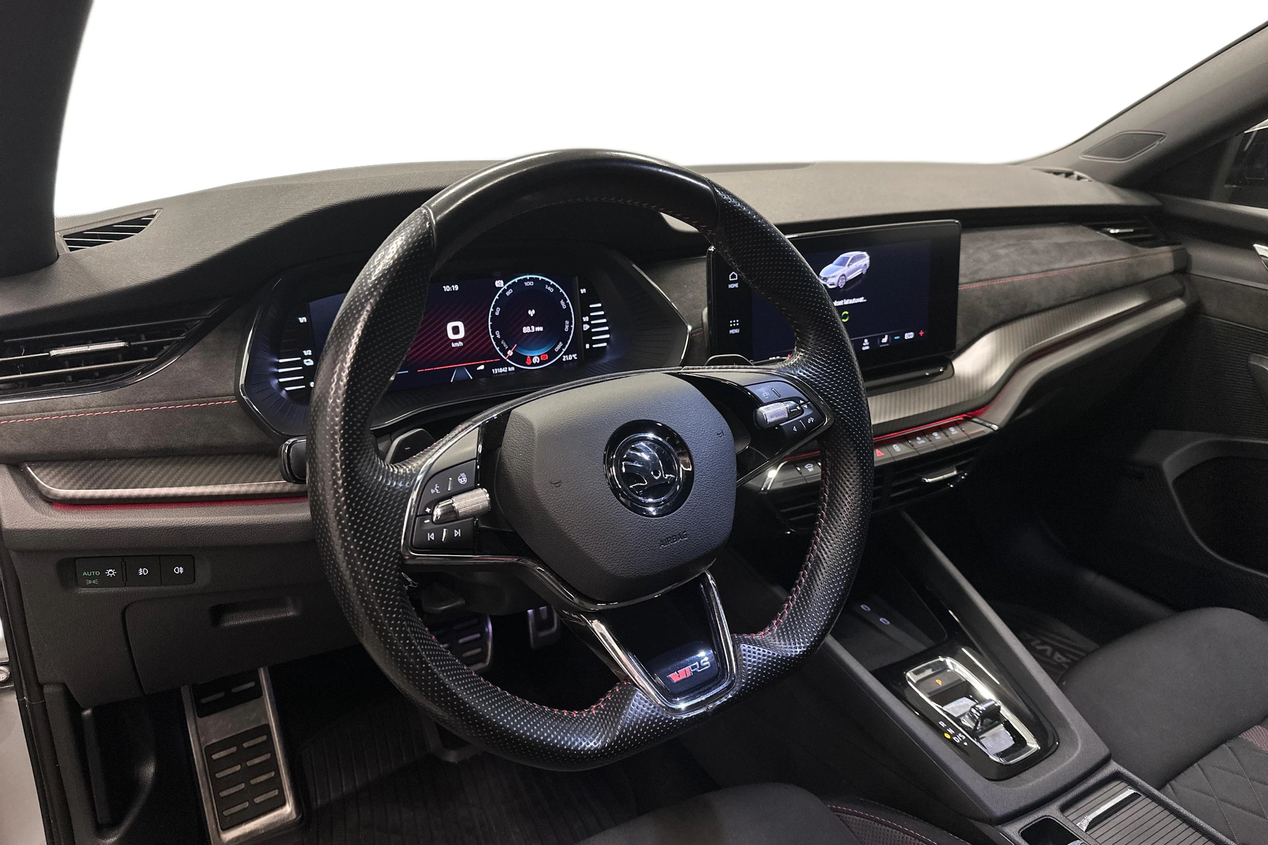 harmaa Skoda Octavia 2020 kuva 6.