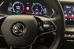 harmaa Skoda Octavia 2020 kuva 12.