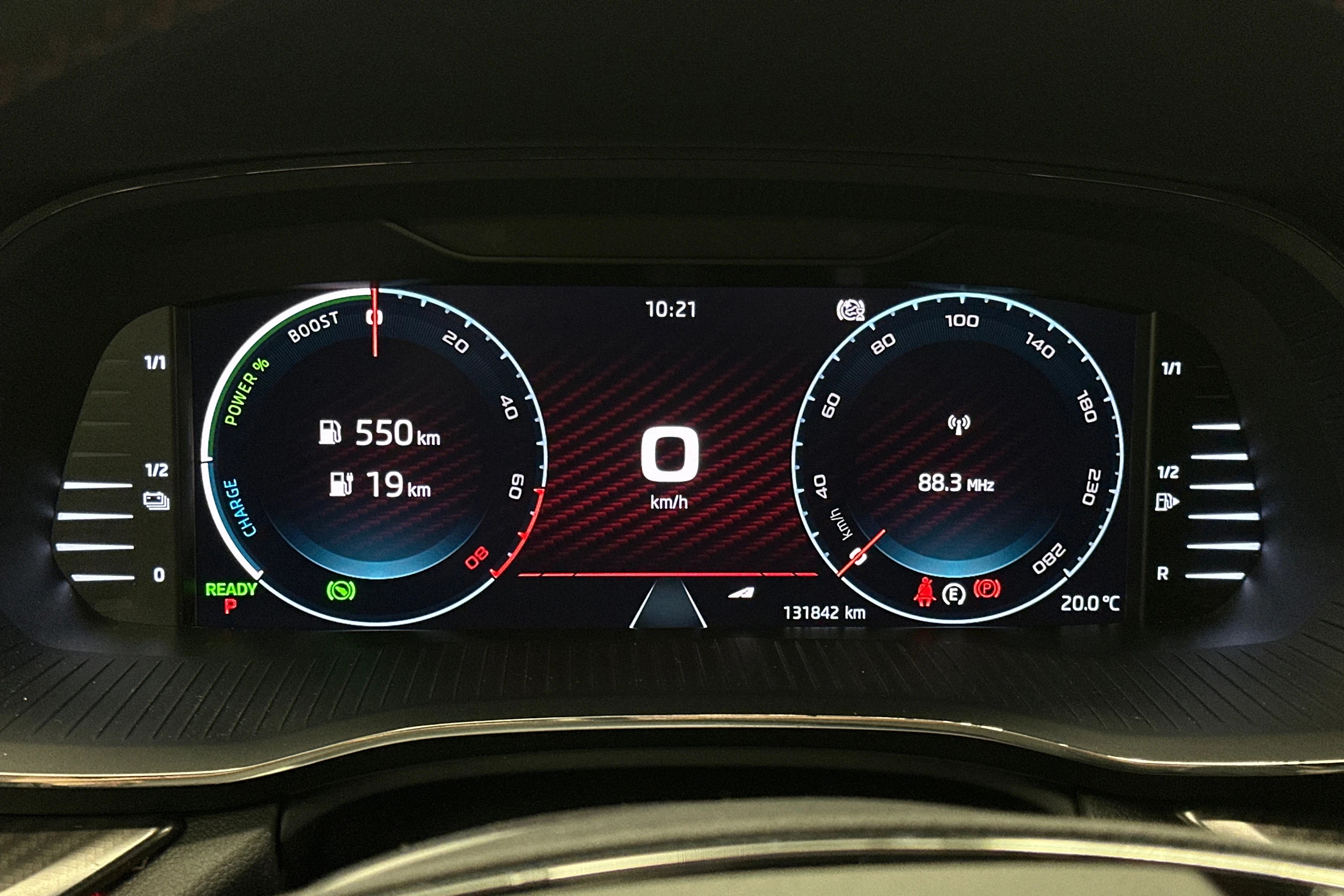 harmaa Skoda Octavia 2020 kuva 13.