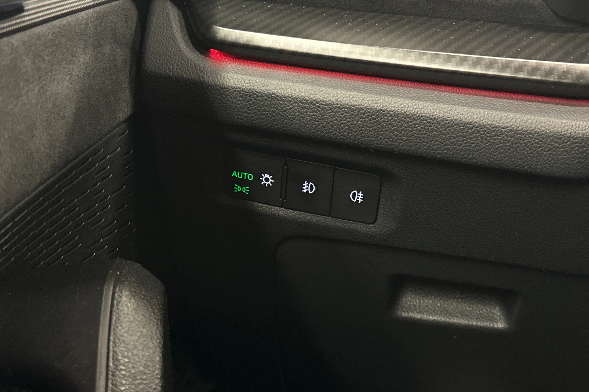 harmaa Skoda Octavia 2020 kuva 14.