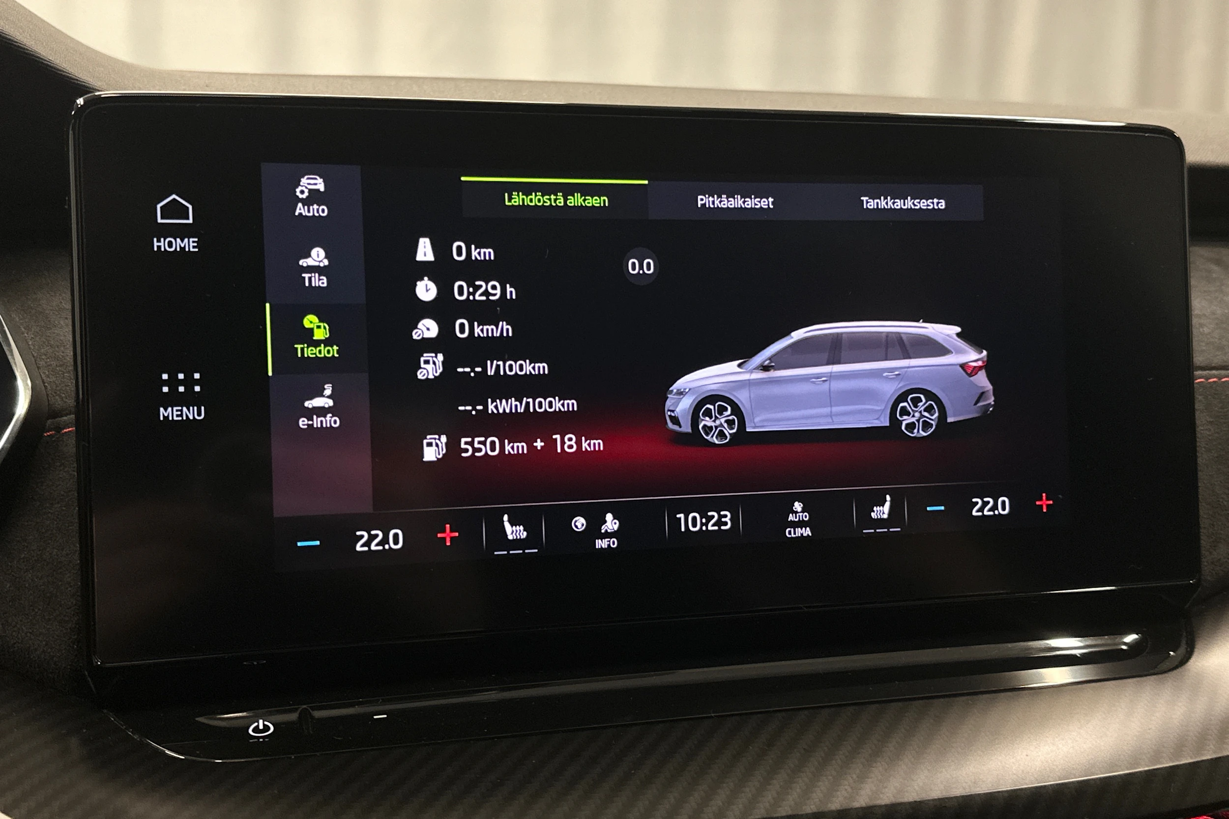harmaa Skoda Octavia 2020 kuva 23.